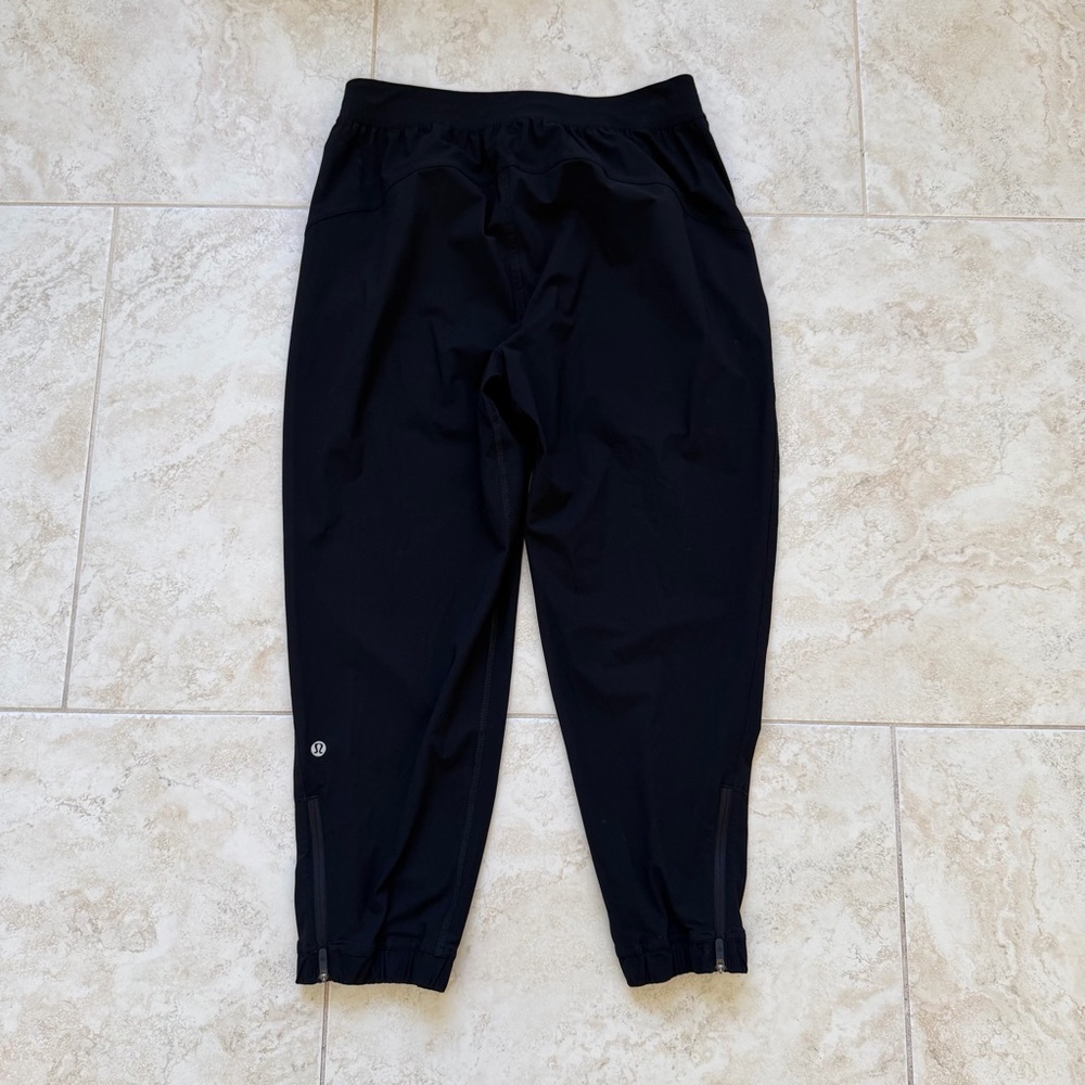 Lululemon Adapted State High-Rise Jogger Crop
Black Size 8 - Picture 5 of 5